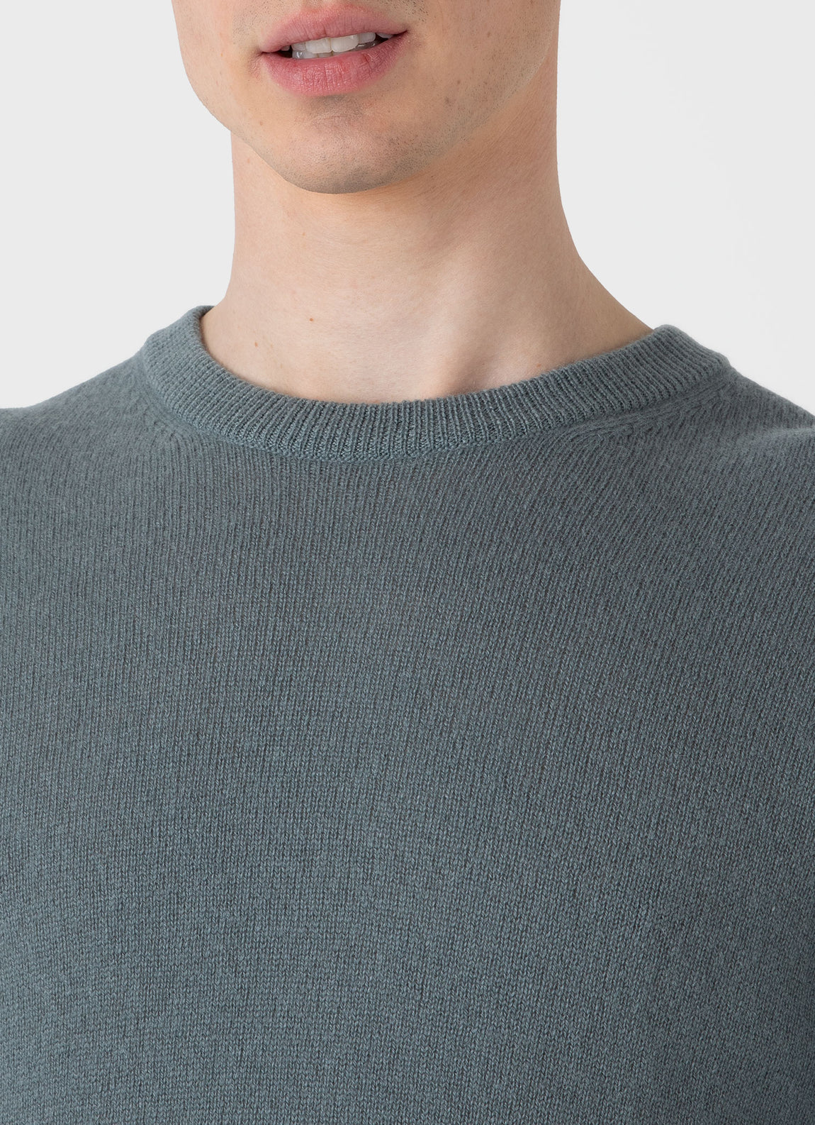 Men's Cashmere Crew Neck Jumper in Smoke Green