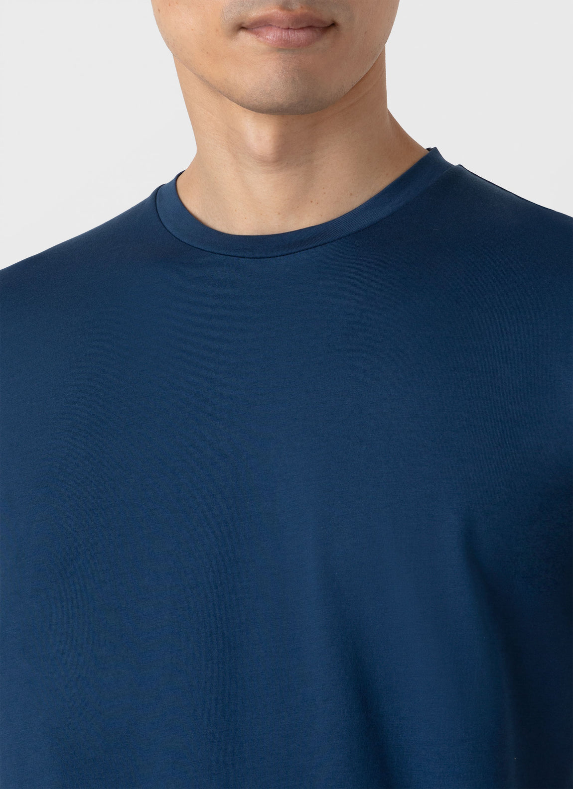 Men's Riviera Midweight T-shirt in Naval Blue