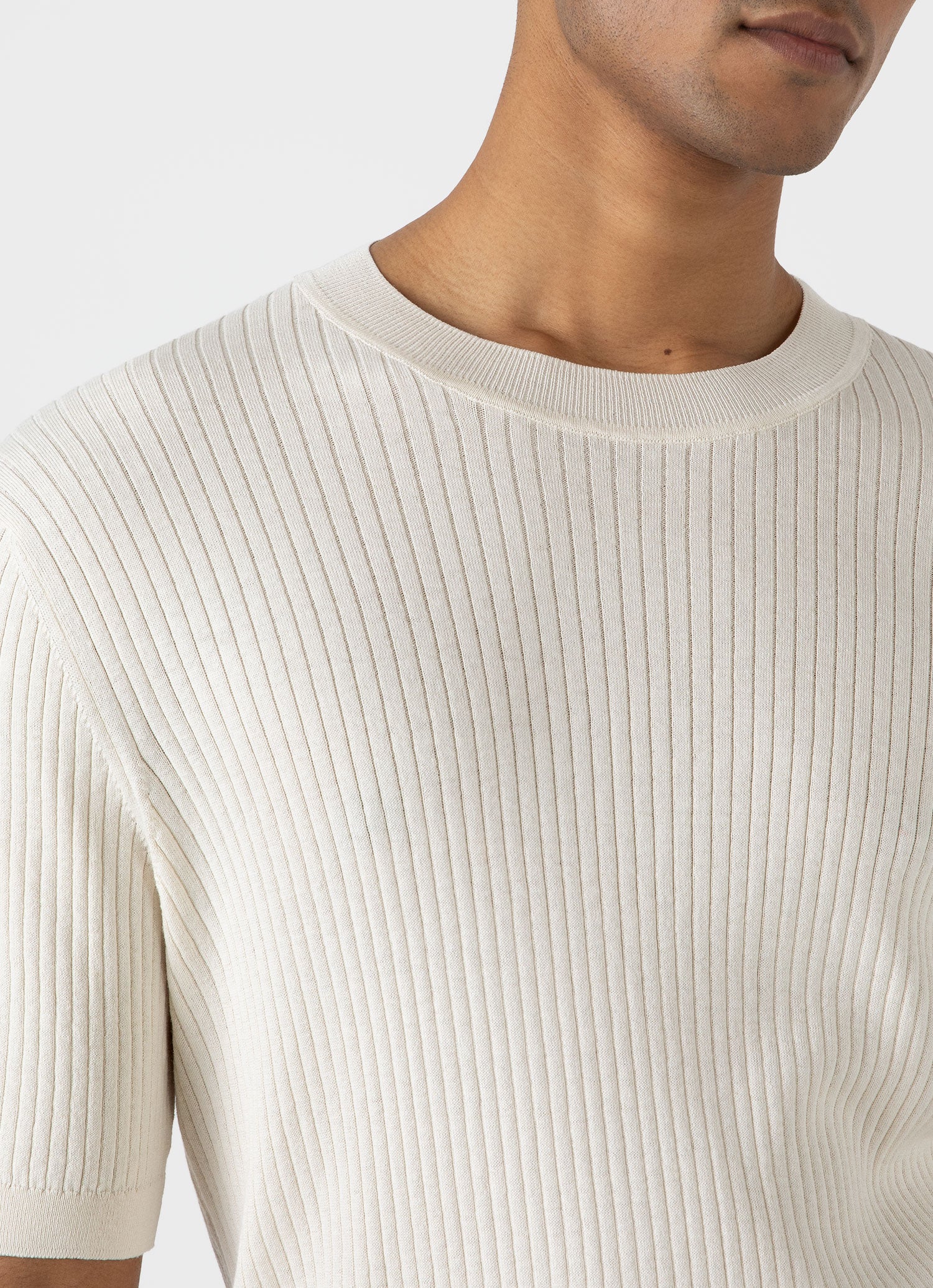Men s Fine Rib Silk Cotton T shirt in Ecru Sunspel