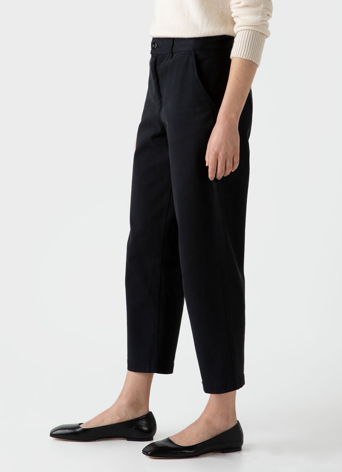 Women's Cotton Tapered Trouser in Black | Sunspel