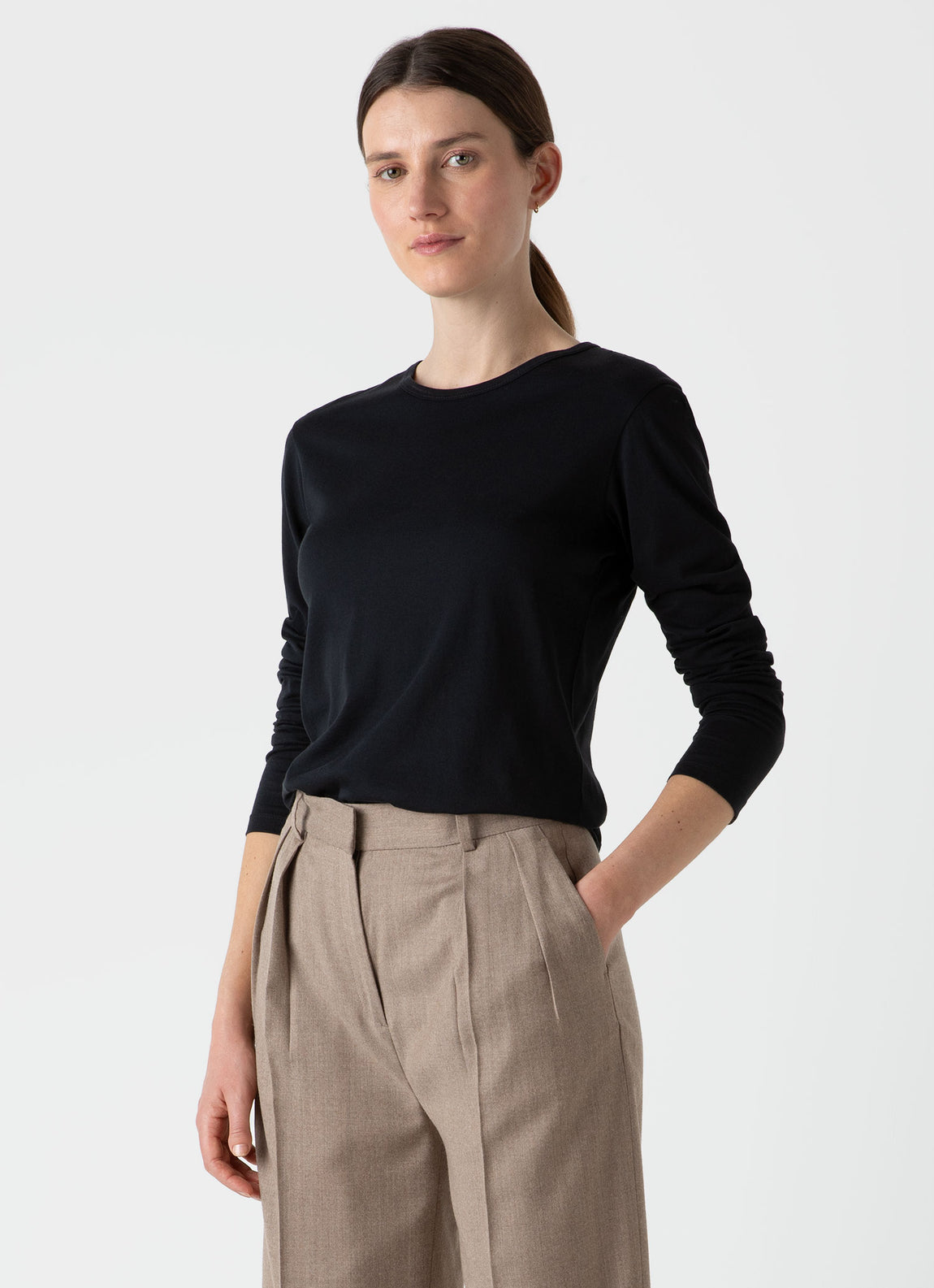 Women's Long Sleeve Classic T-shirt in Black | Sunspel