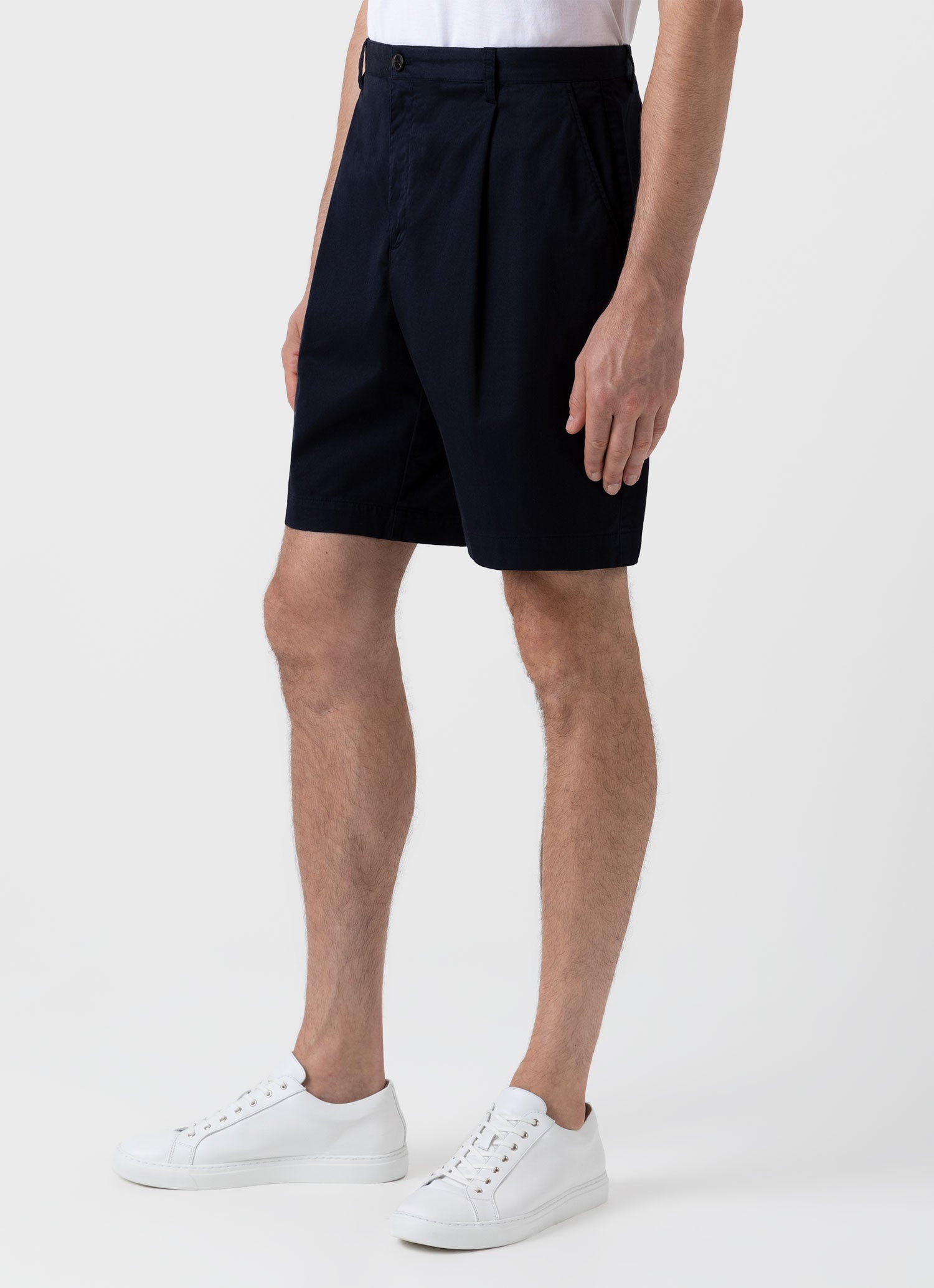 Men's Pleated Twill Short in Dark Navy