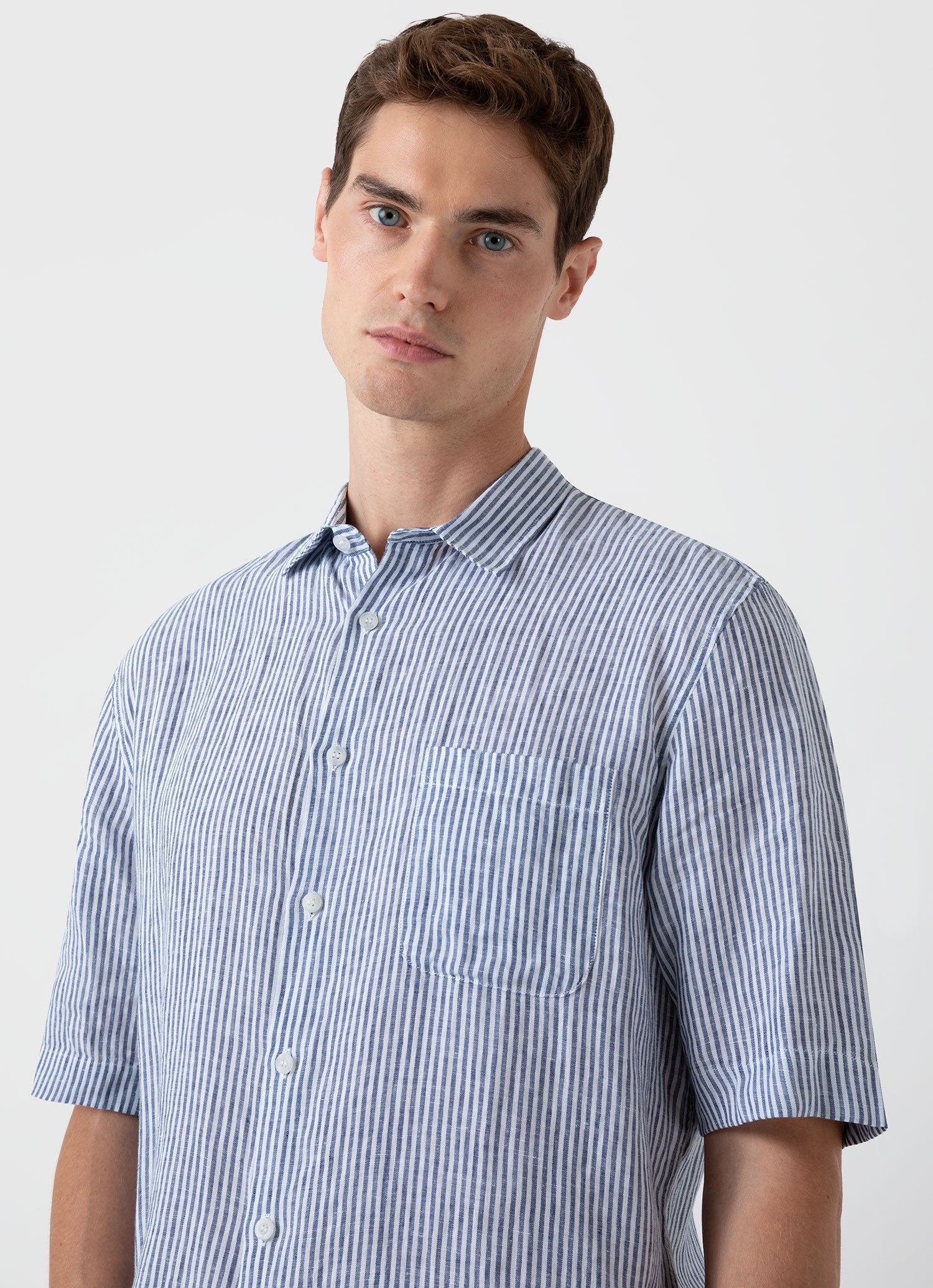 Men's Short Sleeve Linen Shirt in Navy/White Stripe | Sunspel