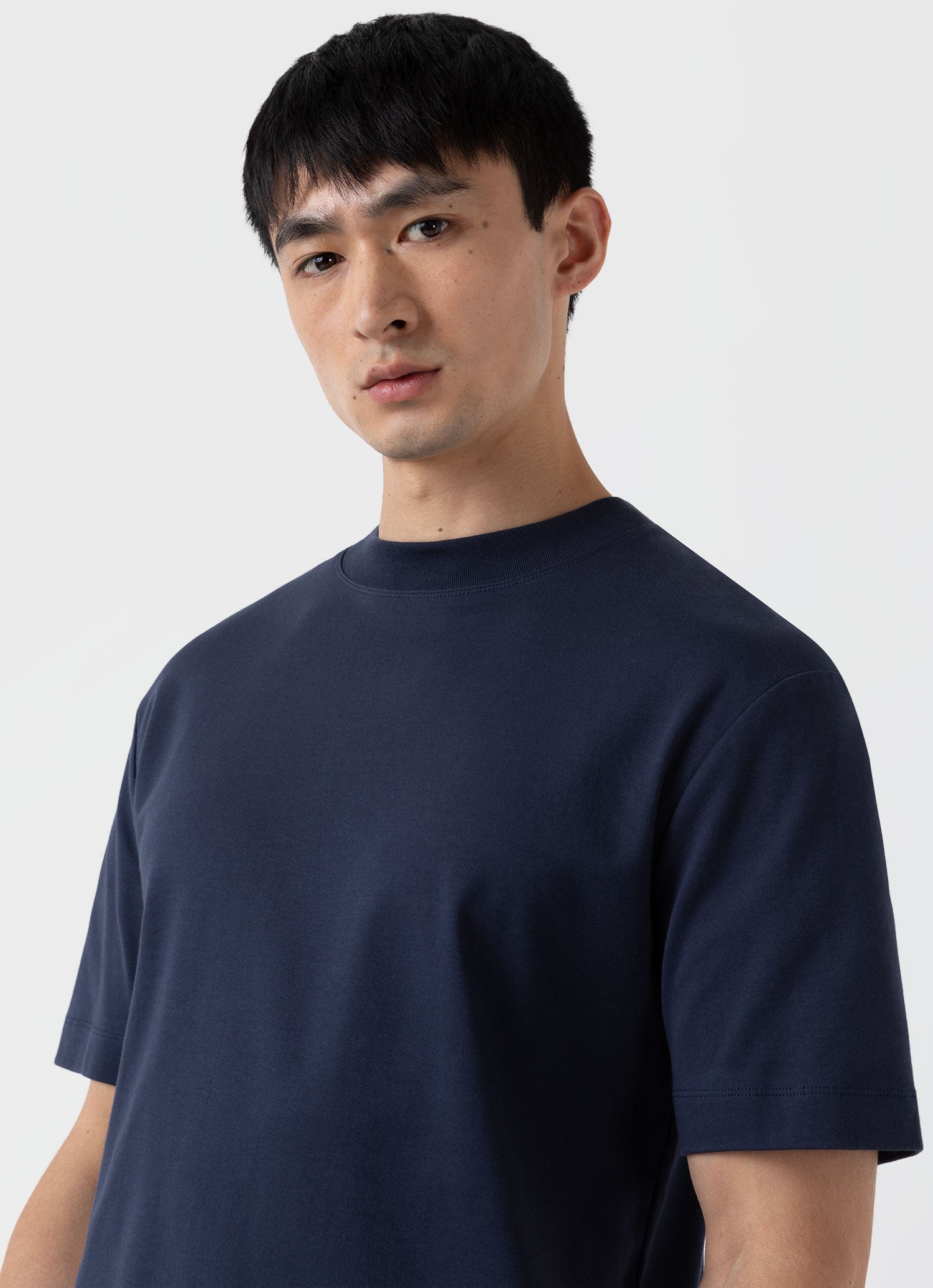 Men's Mock Neck Heavyweight T-shirt in Navy | Sunspel