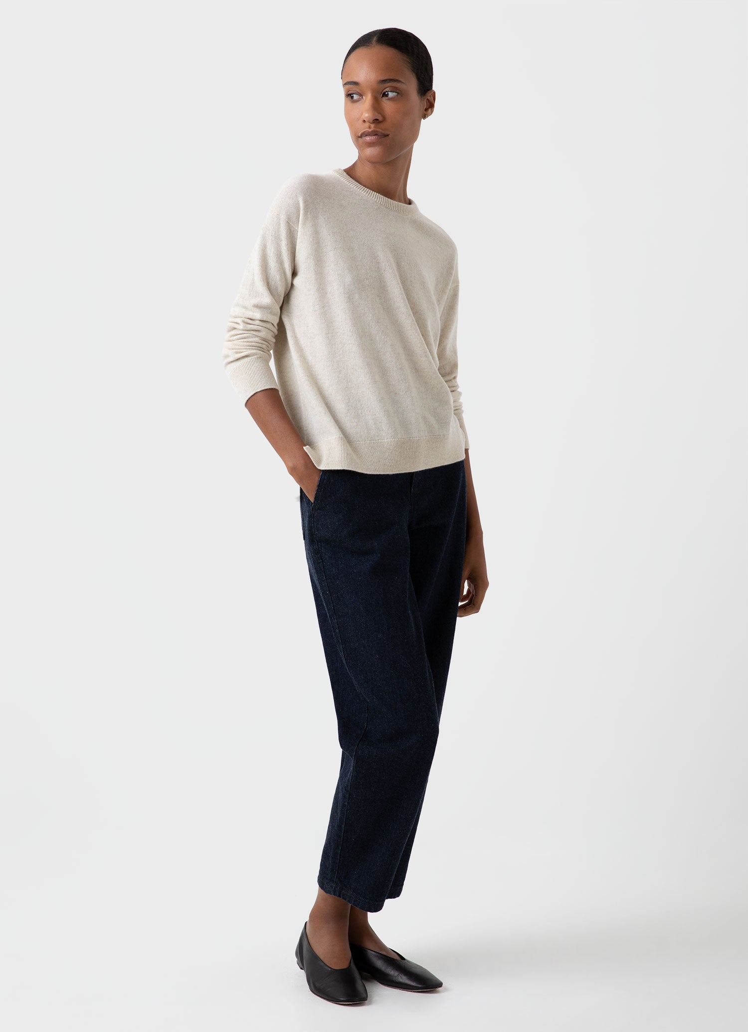 Women's Cashmere Crew Neck Jumper in Natural Ecru