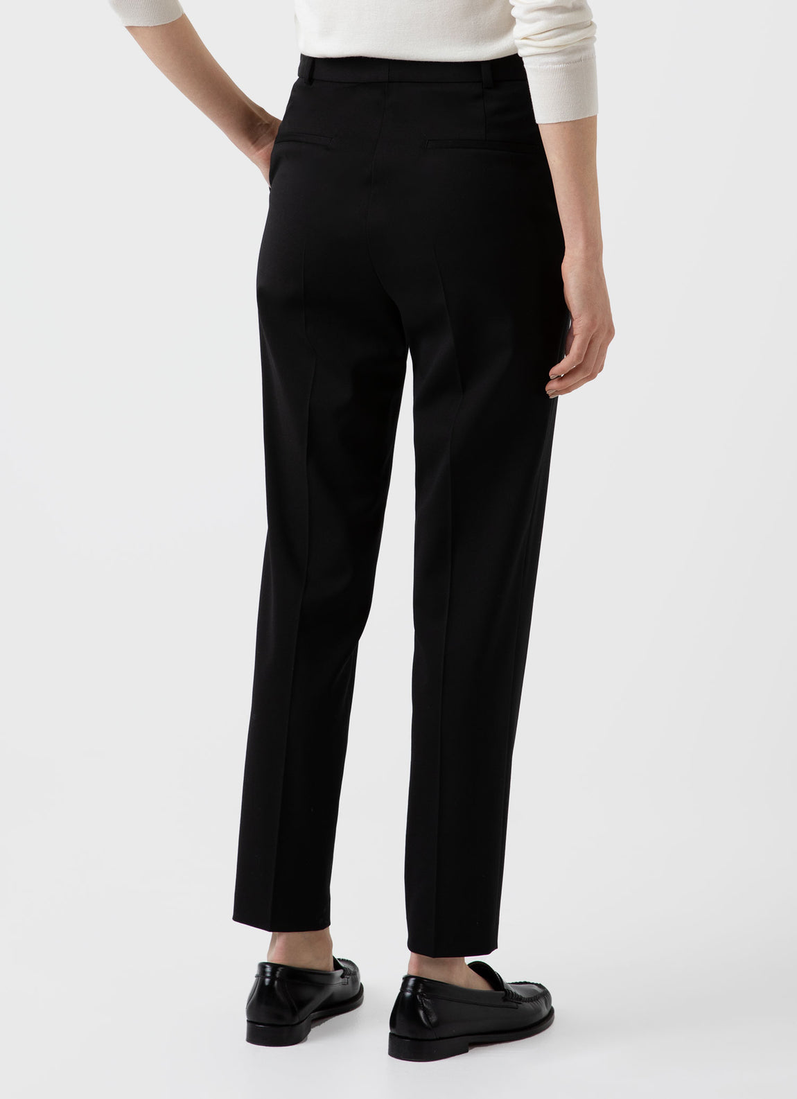 Women's Tapered Trouser in Black | Sunspel