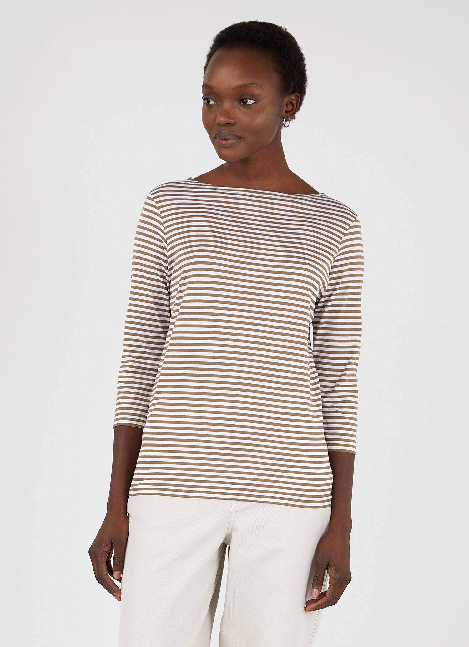 Women's 3/4 Sleeve Boat Neck T-shirt in Dark Tan/White English